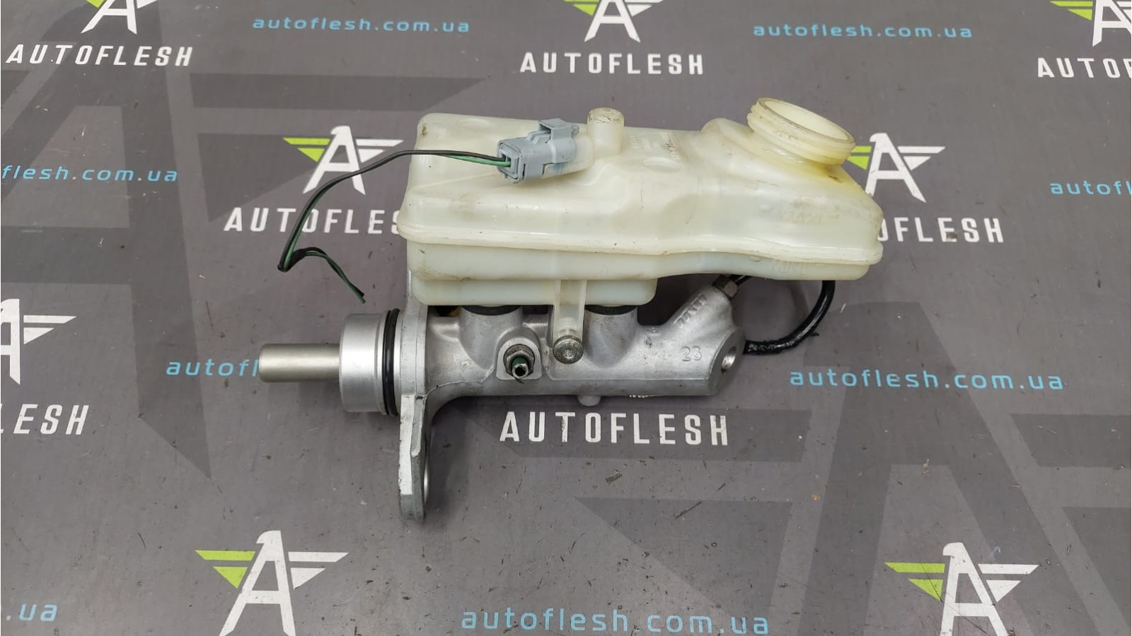 Главный тормозной цилиндр 7701207697, 32067111 Renault Grand Scenic 2 Megane 2 Scenic 2 бу